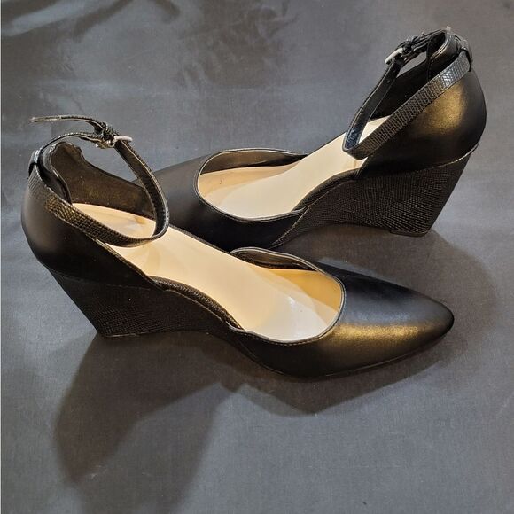 NINE WEST ALMOND TOE ADJUSTABLE BUCKLE ANKLE STRAP WEDGE - Picture 15 of 15